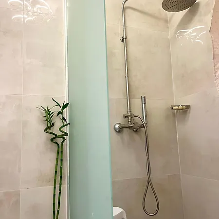 Cozy Near Airport شقة سراييفو