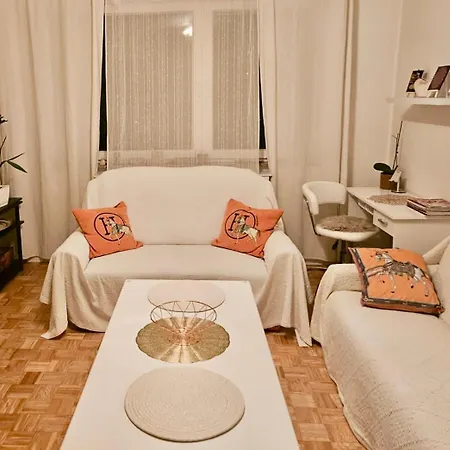 Cozy Near Airport * 塞拉耶佛